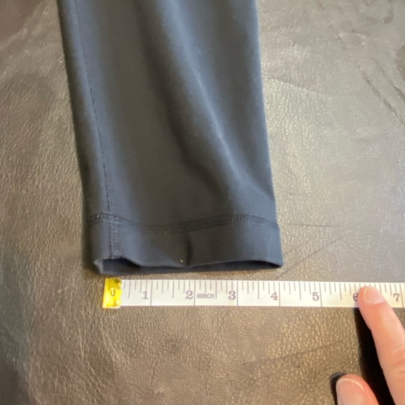 Lululemon Black Cropped Leggings Size 6 - Picture 8 of 8